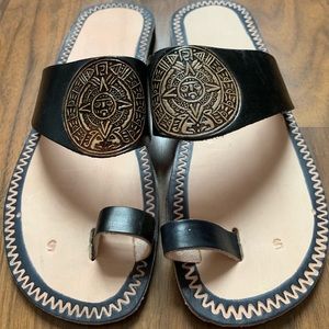 ✔️ BEAUTIFUL Hand Made  LEATHER CARVING Sandals